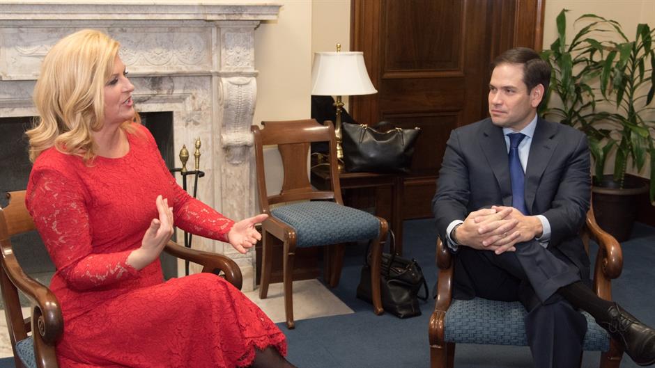 C1WwHbTW8AEWOqd.jpg large