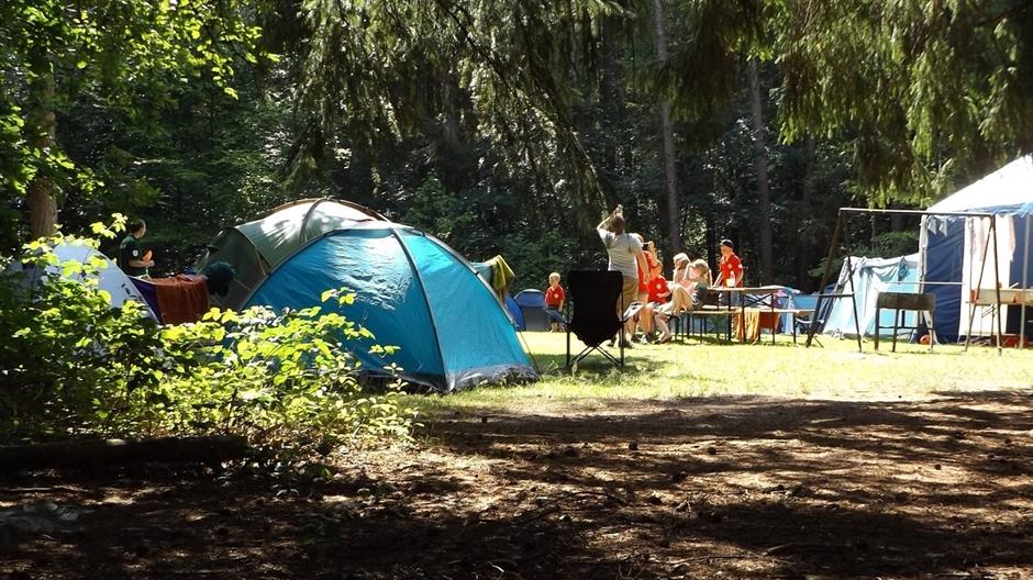 camp-1163419_1280