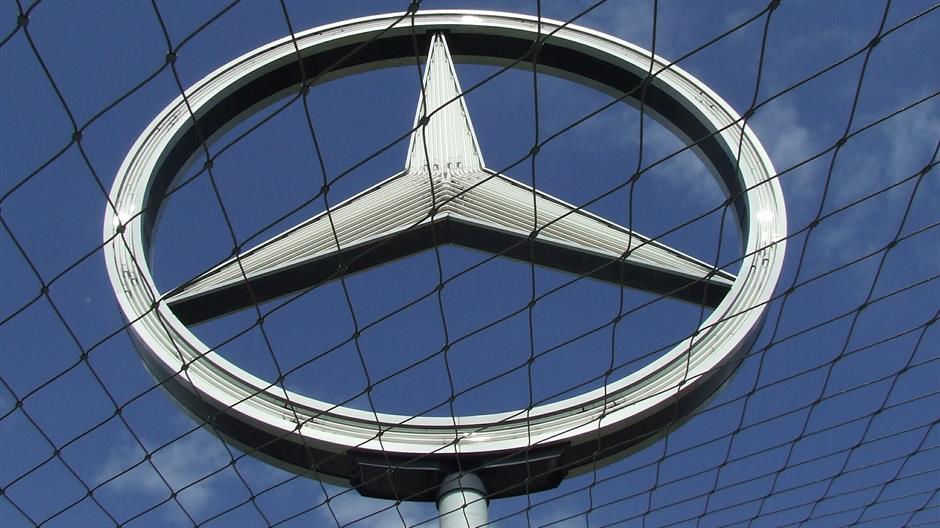 car-industry-558355_1920