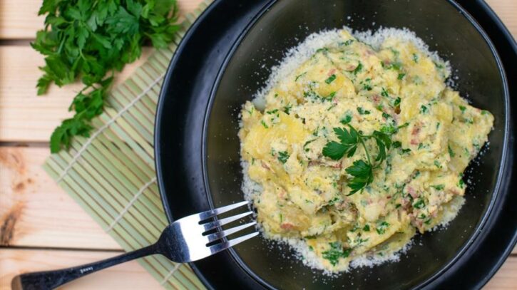 tjestenina, karbonara, poriluk, povrće, hrana