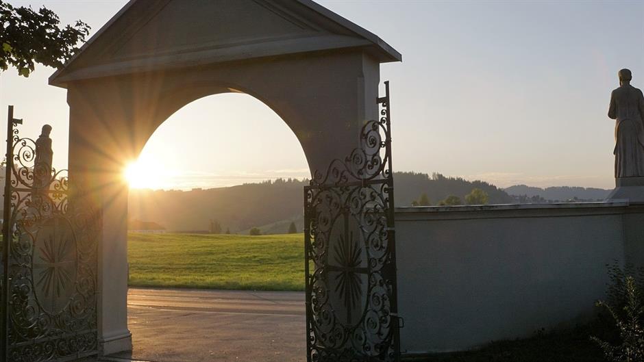 cemetery-2679264_1280