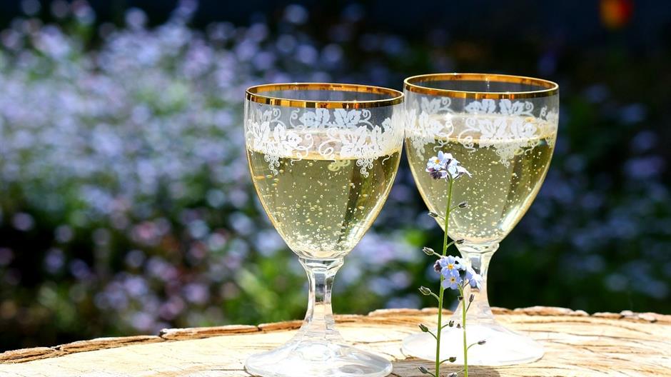 champagne-456655_1280