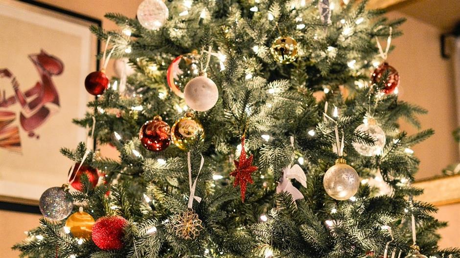 christmas-tree-1081981_1280