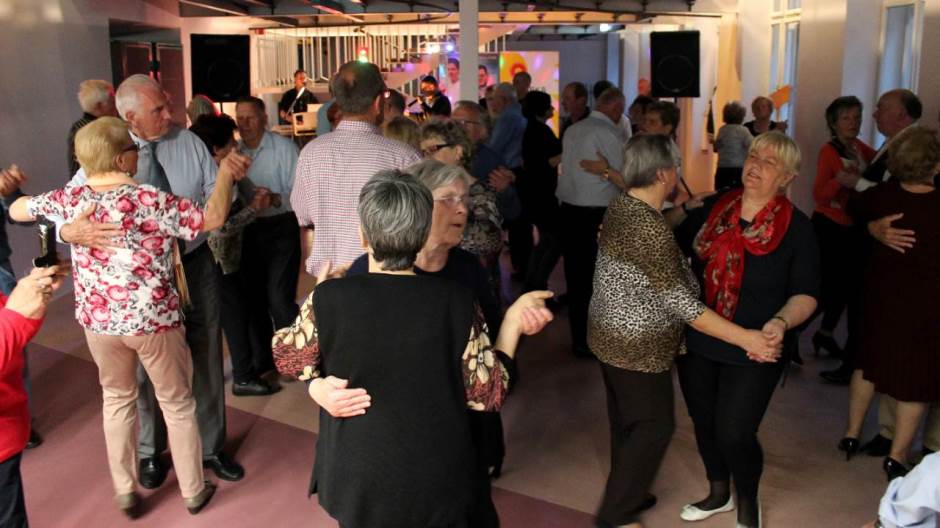 Civilne inicijative - Riječke plesne večeri za umirovljenike i starije osobe  (1)
