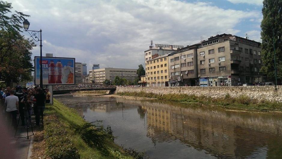 CLKOoyoXAAA4fjh.jpg large