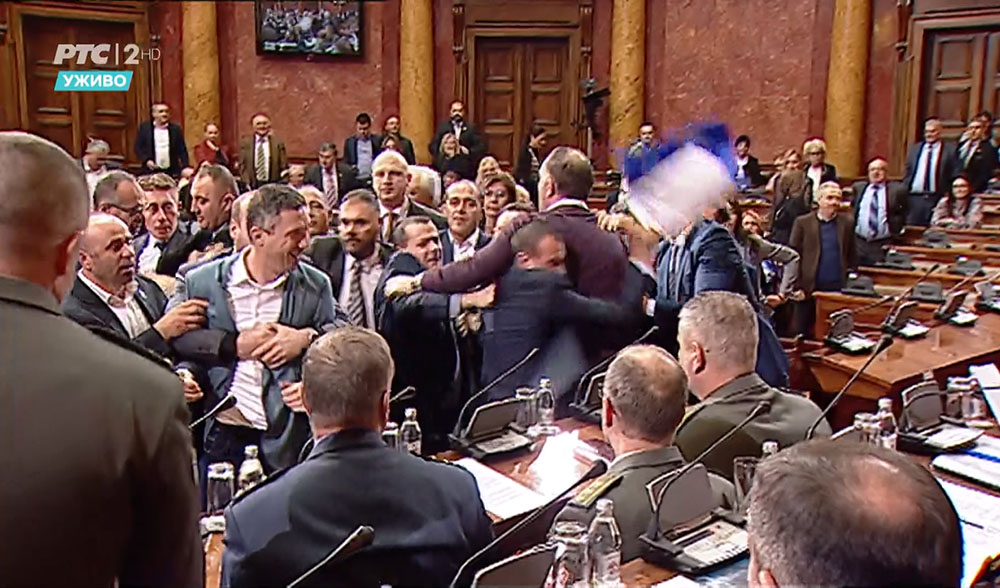 CR1_27_12_2019_13-21-40-01.13_22_53_01.Still006