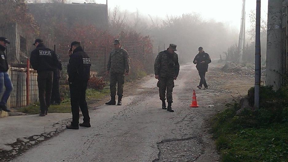 CUKJPgxUsAAkoxo.jpg large