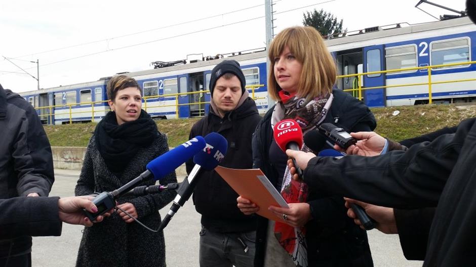 CUP6Qe9VAAAvC9H.jpg large