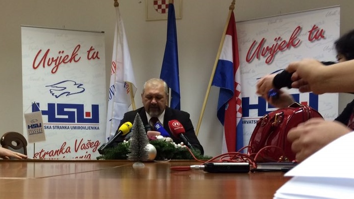 CWvPeOcUsAEs0Ke.jpg large