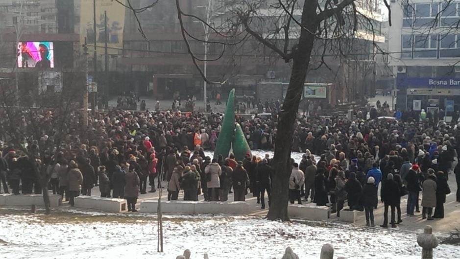 CZZz9ckWkAEw3EM.jpg large