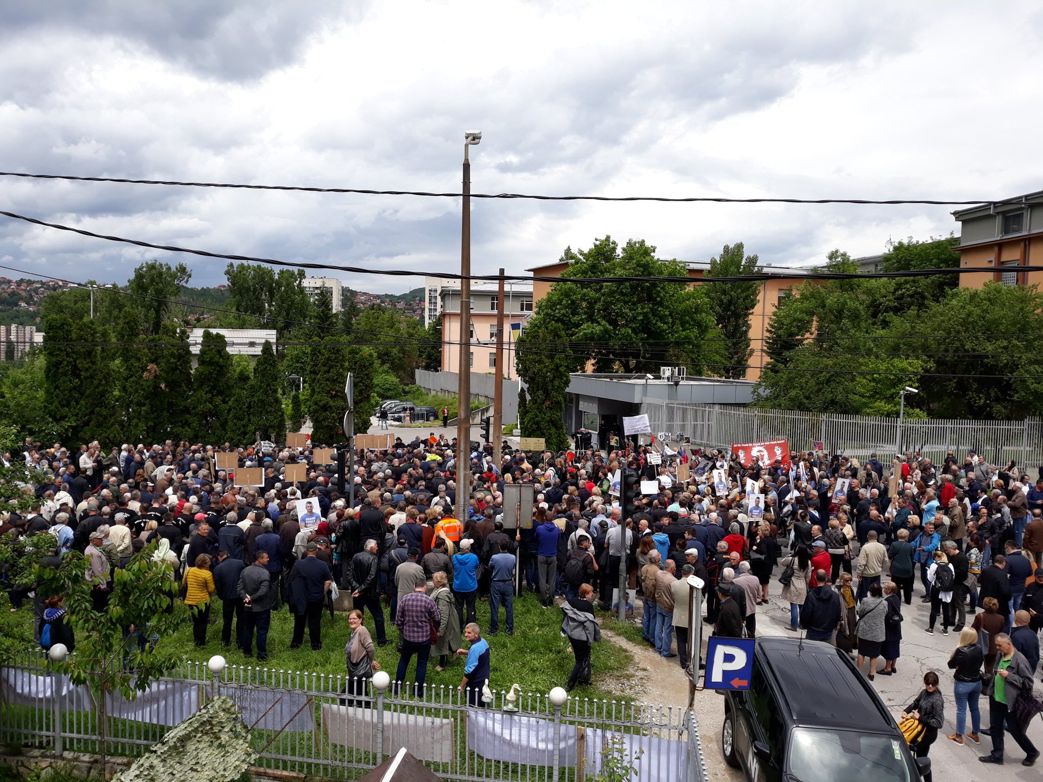 D7utIhBXsAEDOOv.jpg large