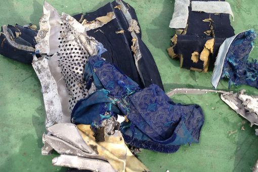 Debris-of-the-Egyptair-crash 2