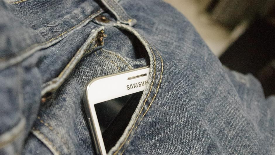 denim-trousers-885497_1920