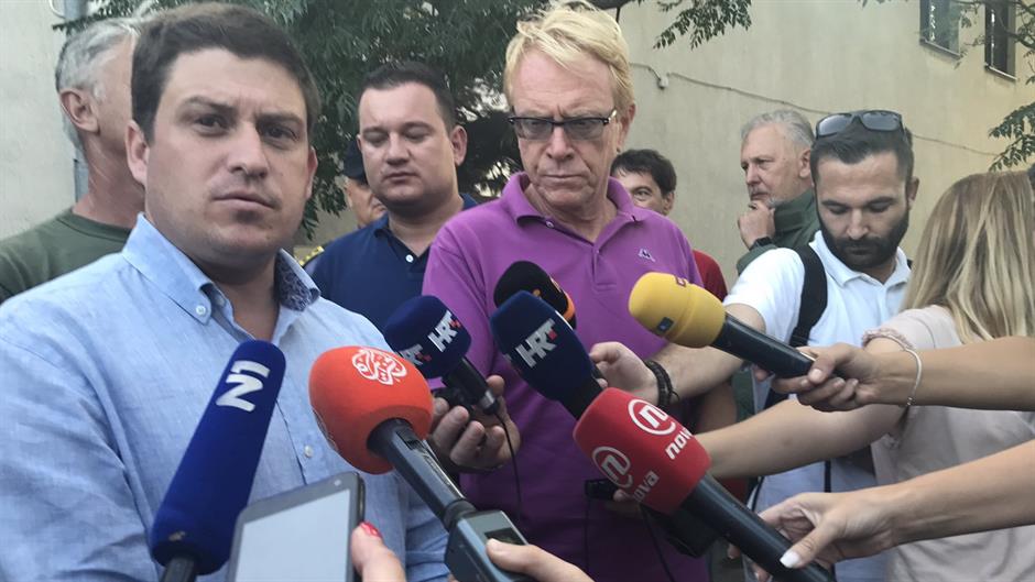 DHxEmj9XoAA5yRU.jpg large