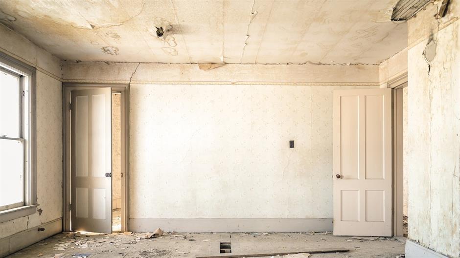 dilapidated-983952_1280