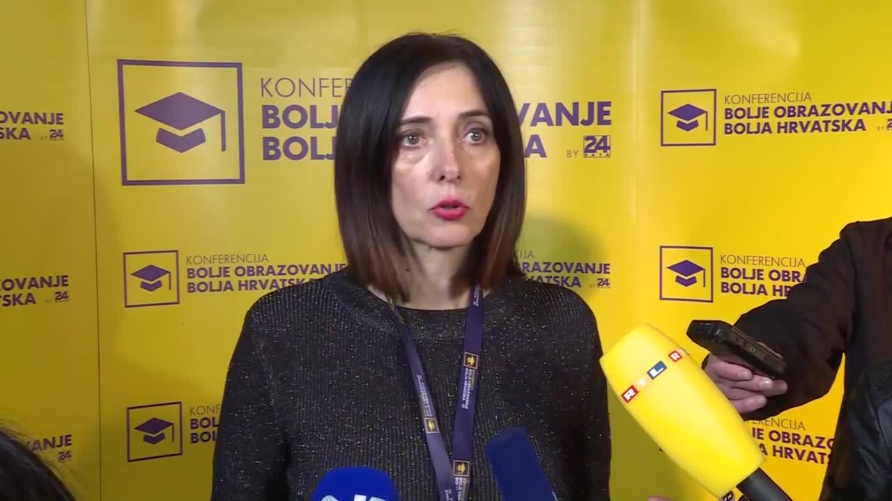 Divjak nezadovoljna ponudom Vlade učiteljima, ali