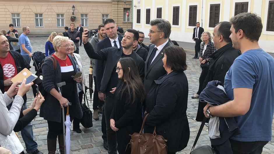 Do_lVTqW4AEZIjM.jpg large