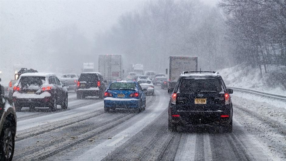 driving-2053388_960_720