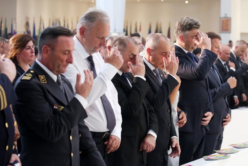 Dužnosnici na misi u Kninu