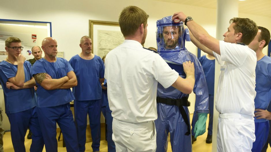 ebola_lijecnici_reuters