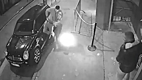 Električna cigareta eksplodirala mu u džepu i zapalila ga