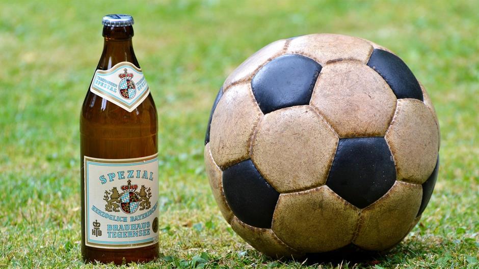 football-2481235_1920