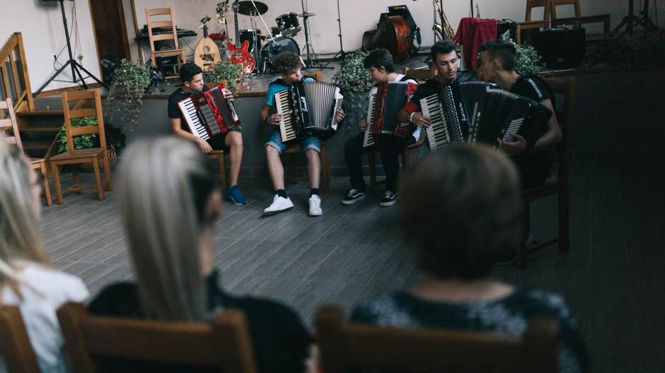 foto_harmonikaši Gomirje