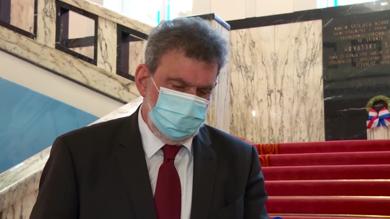 Fuchs nije za online nastavu, ali jest za smanjenje gužvi u javnom prijevozu