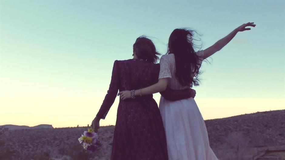 girlfriends-338449_1920