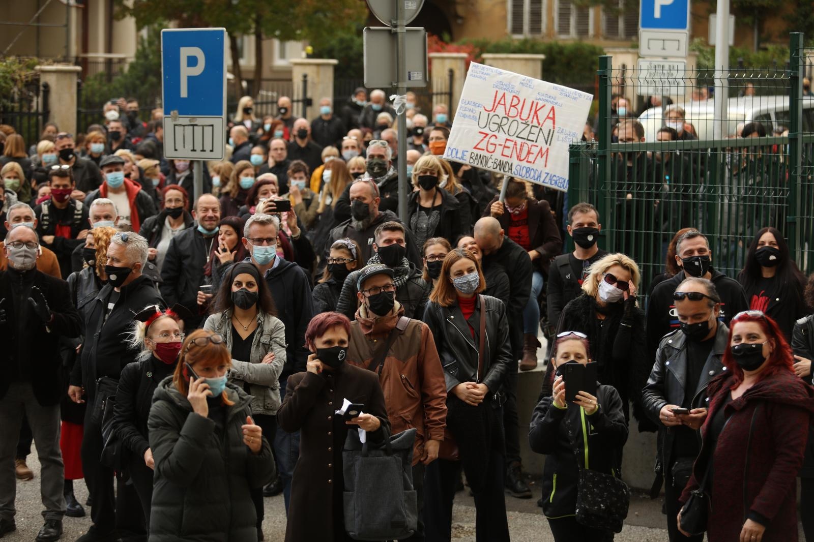 Glazbeno scenski klub Jabuka