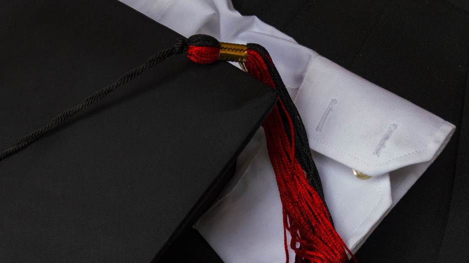 graduation-cap-3496154_1920