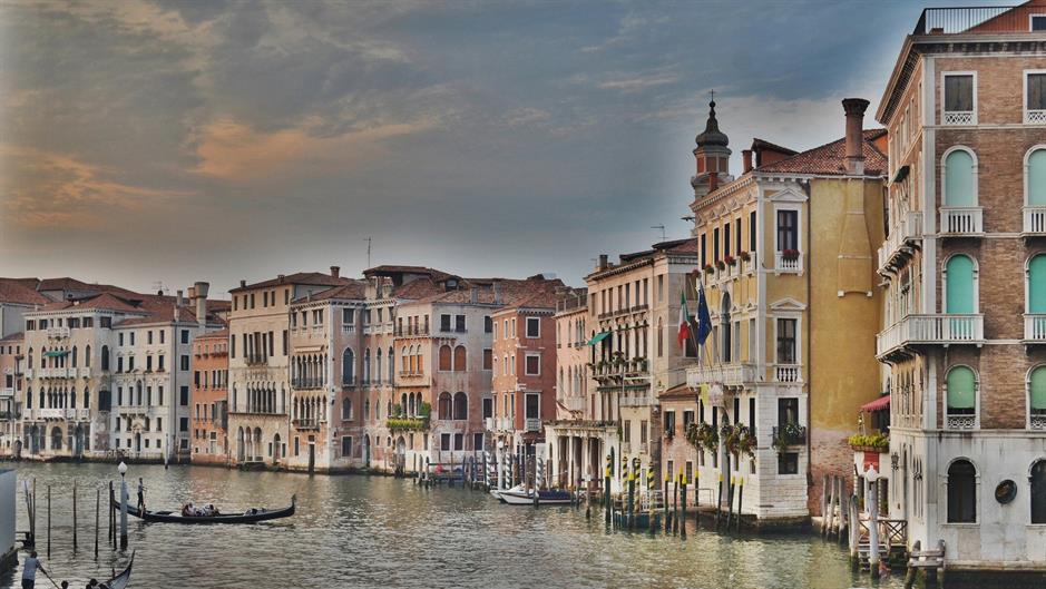 grand-canal-1246629_1920