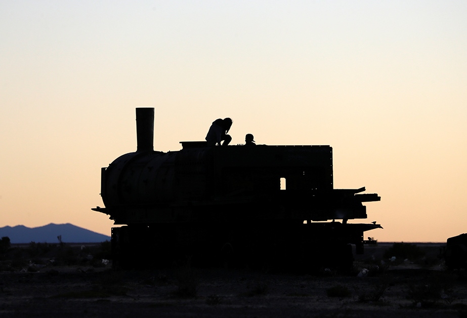 Groblje vozova foto reuters david mercado (8)