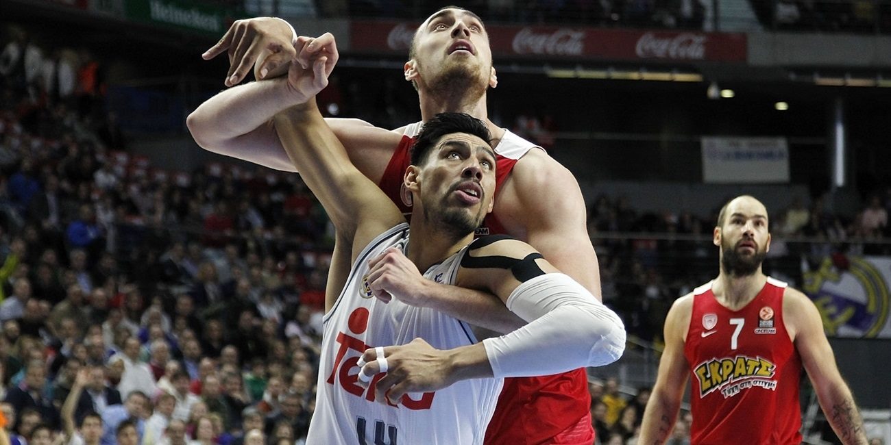 gustavo-ayon-real-madrid-eb15