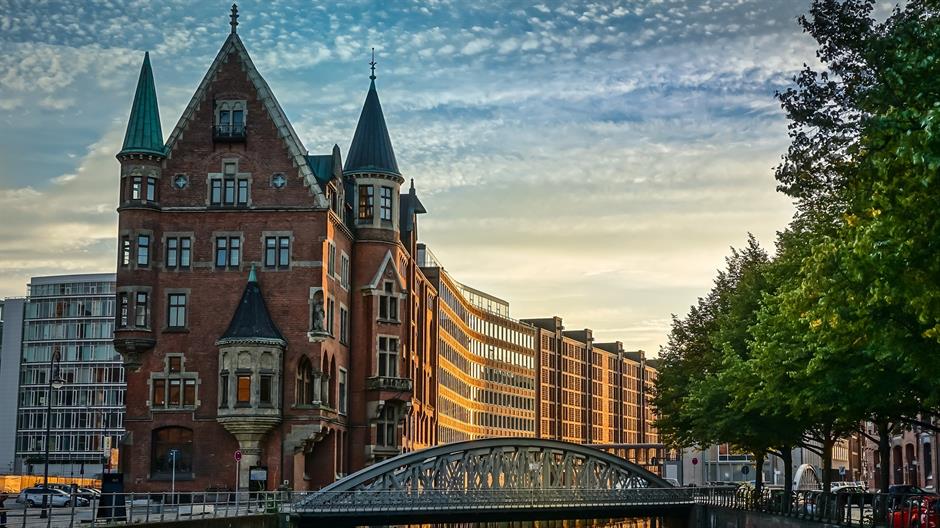 hamburg-3071437_1920