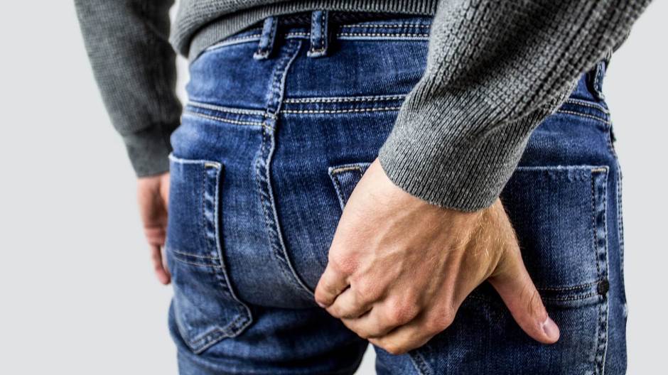 hemorrhoids-2790200_1920
