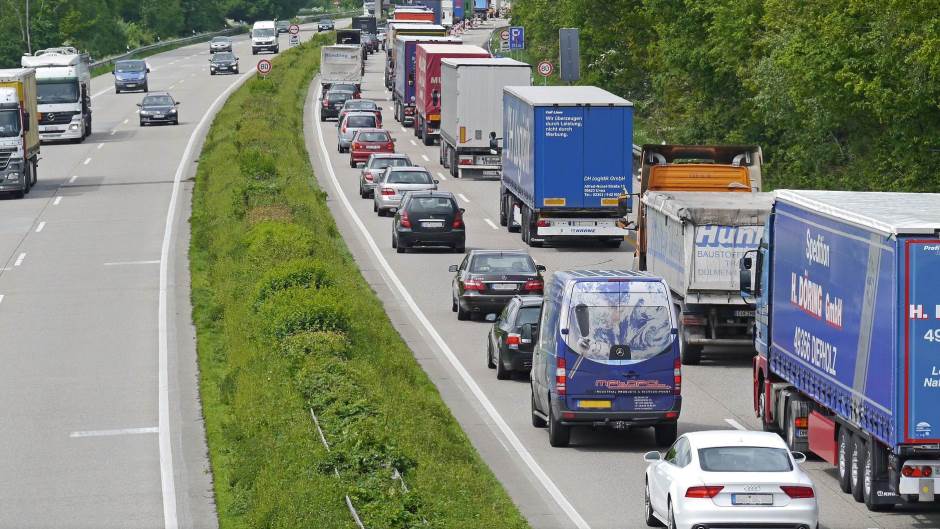 highway-1338440_1920