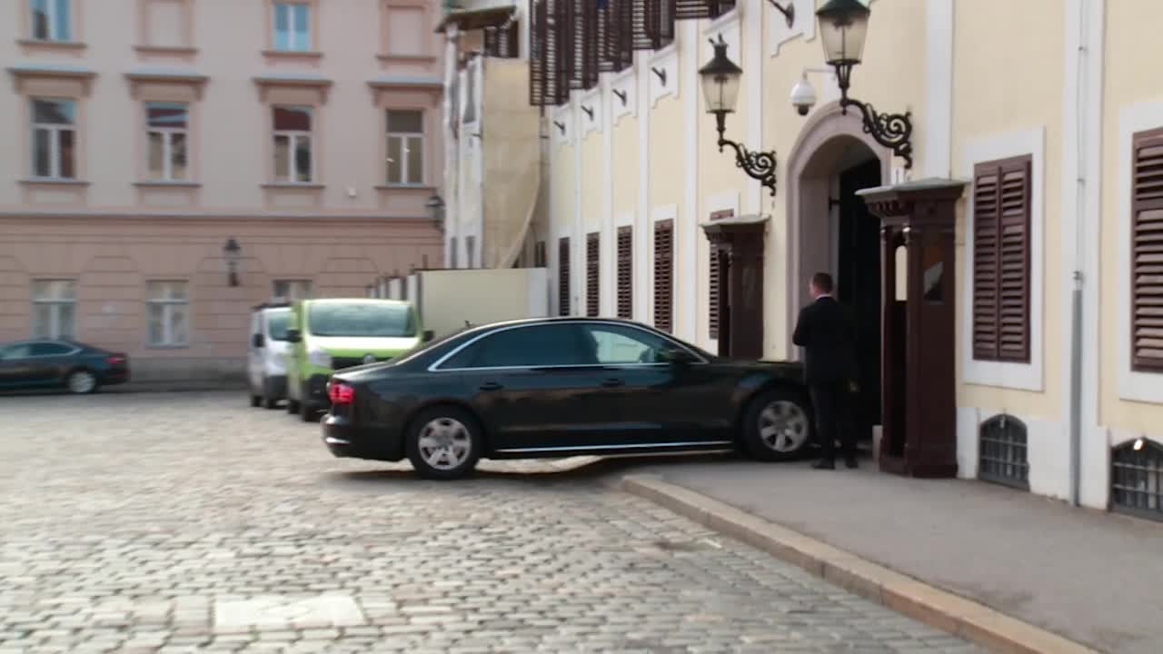 Hoće li premijer Plenković braniti ministricu Divjak u Saboru?