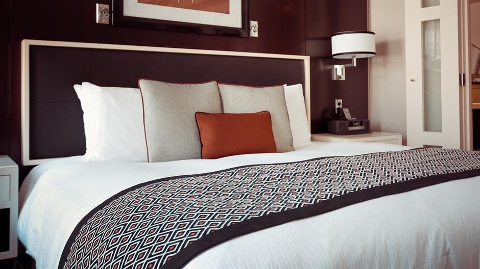 hotel-room-1447201_1280