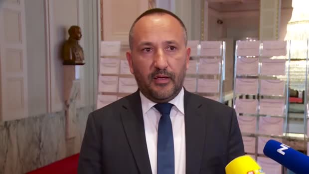 Hrvatske granice od migranata treba braniti i vojskom