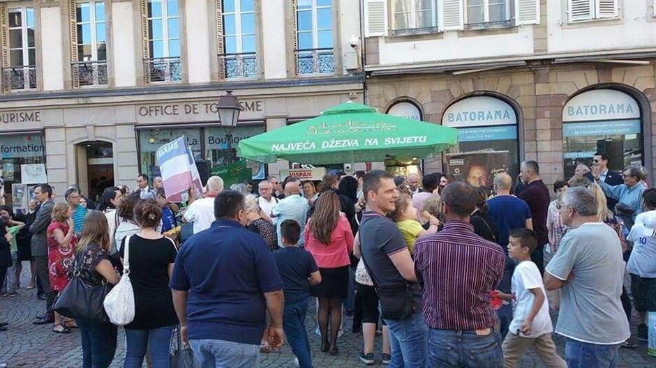 image-f26167450444bf77afe9ae579e58fefc0ca0f94b43238a7f4d8ddfd85d6681a4-V