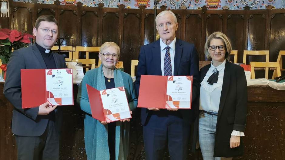 IMG-c222b0016230f989de5e71c5ef01b959-V