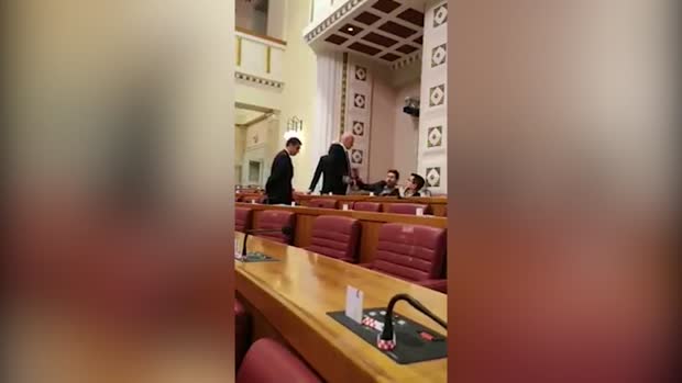 Incident u Saboru: Bunjac prijetio smrću straži