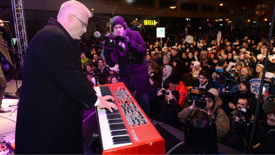 ivo_josipovic_svirka_cropix_GoranMehkek