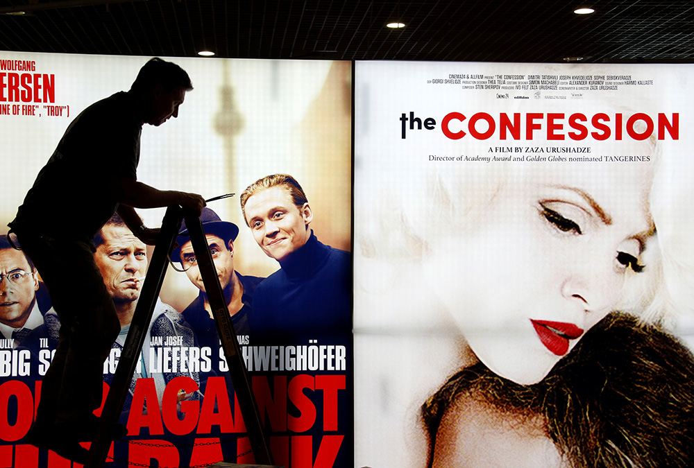 REUTERS/Jean-Paul Pelissier