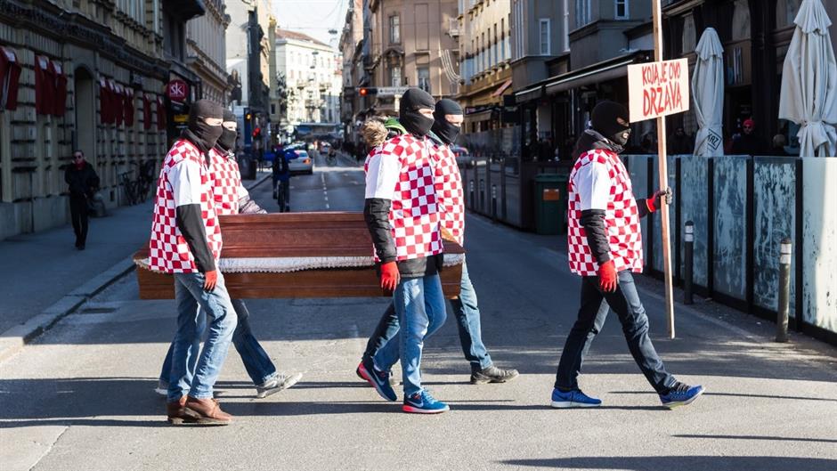 Koja je ovo drßava_Hod po centru (15)(1)