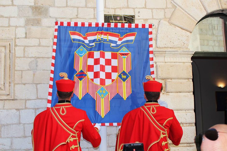 kolinda-grabar-kitarovic-ured-251017-(9)