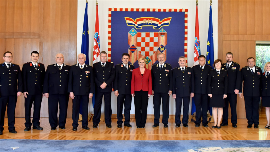 Kolinda Grabar Kitarović, vatrogasci