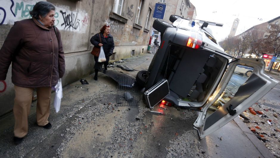 Kombi_policijski_kombi_cropix_DamjanTadic