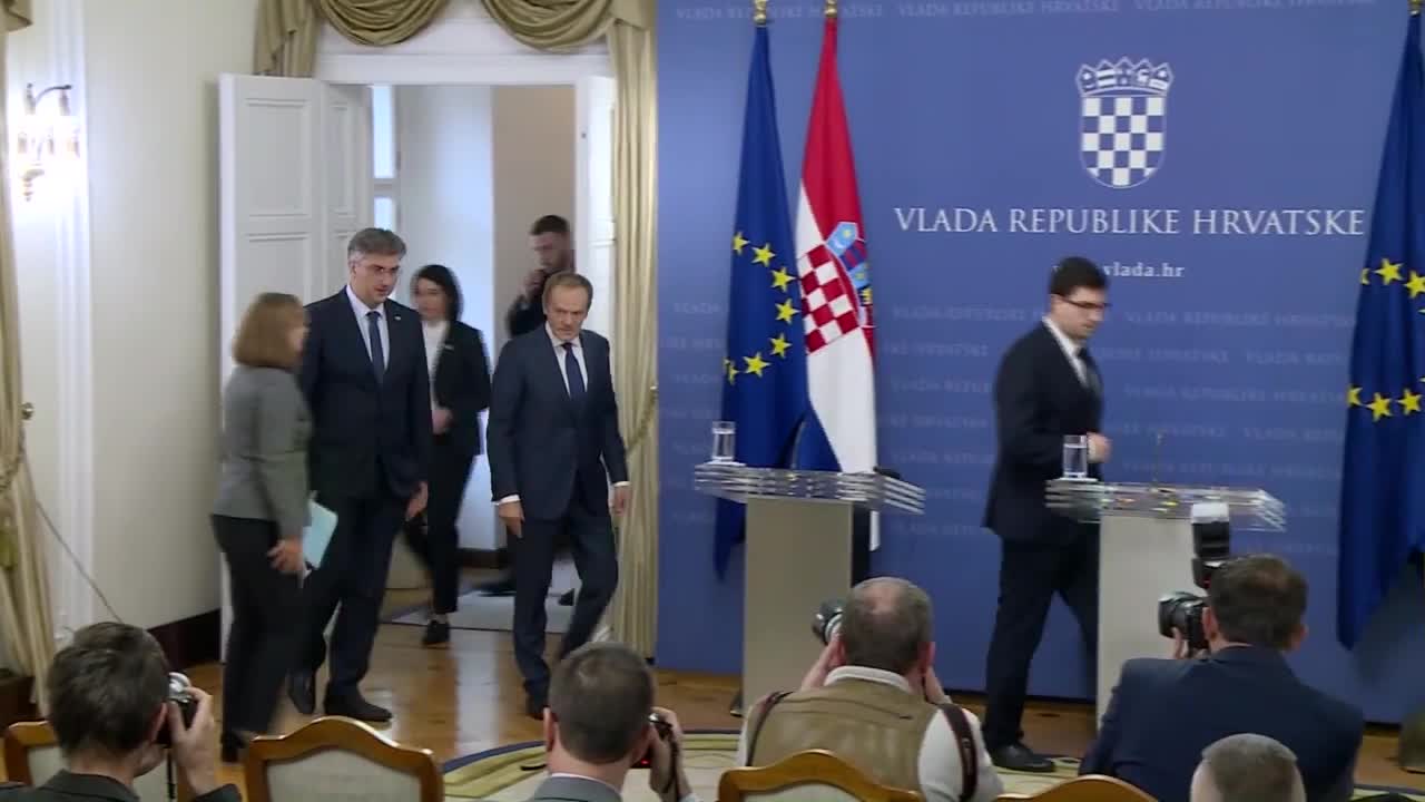 Kongres EPP-a: Tusk kasnio 10-ak minuta, no to nije razljutilo Plenkovića